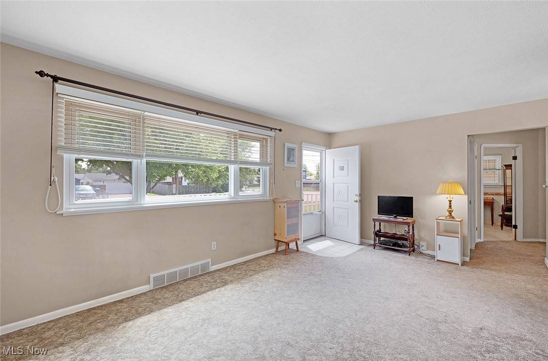 Brook Park, OH 44142,5872 Michael DR