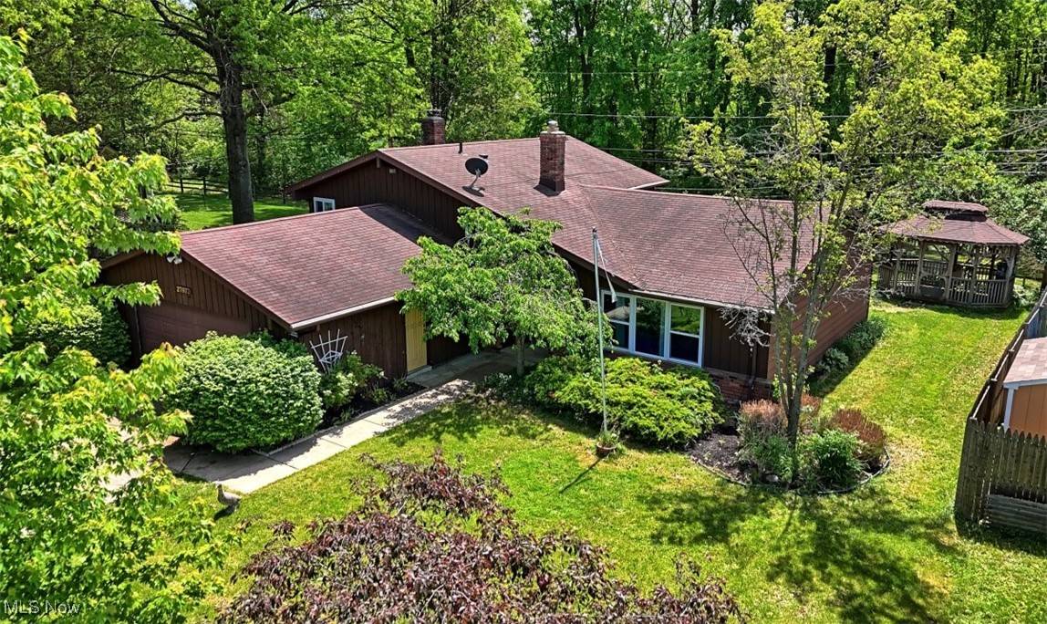 North Olmsted, OH 44070,27977 Angela DR