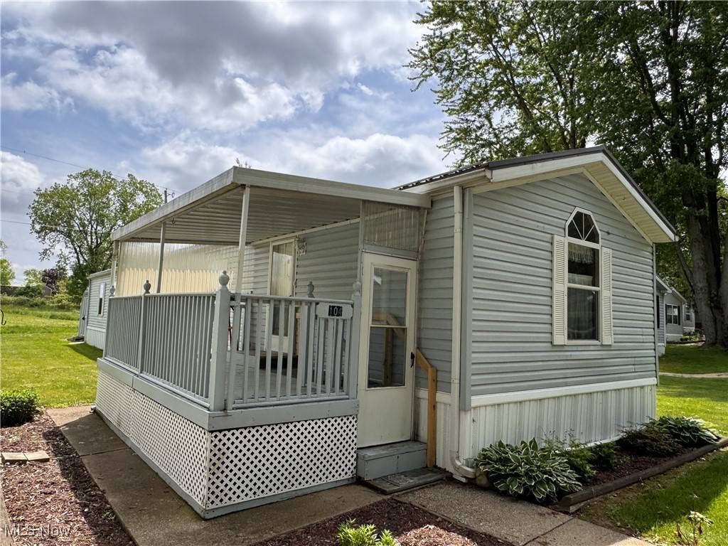 Wooster, OH 44691,5852 Cleveland ST #104