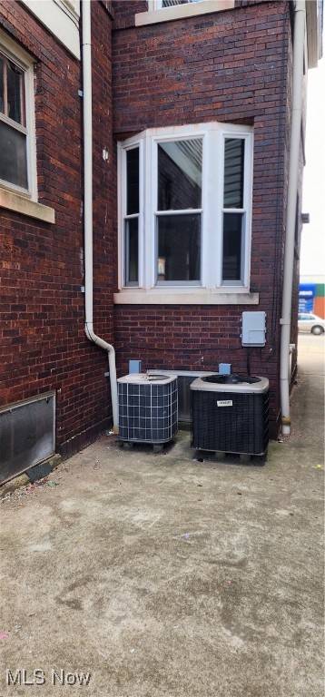Zanesville, OH 43701,833 Market ST