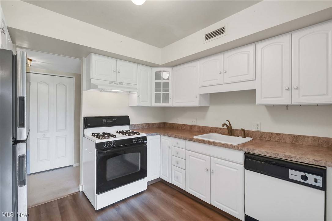 Sagamore Hills, OH 44067,1145 Canyon View RD #206