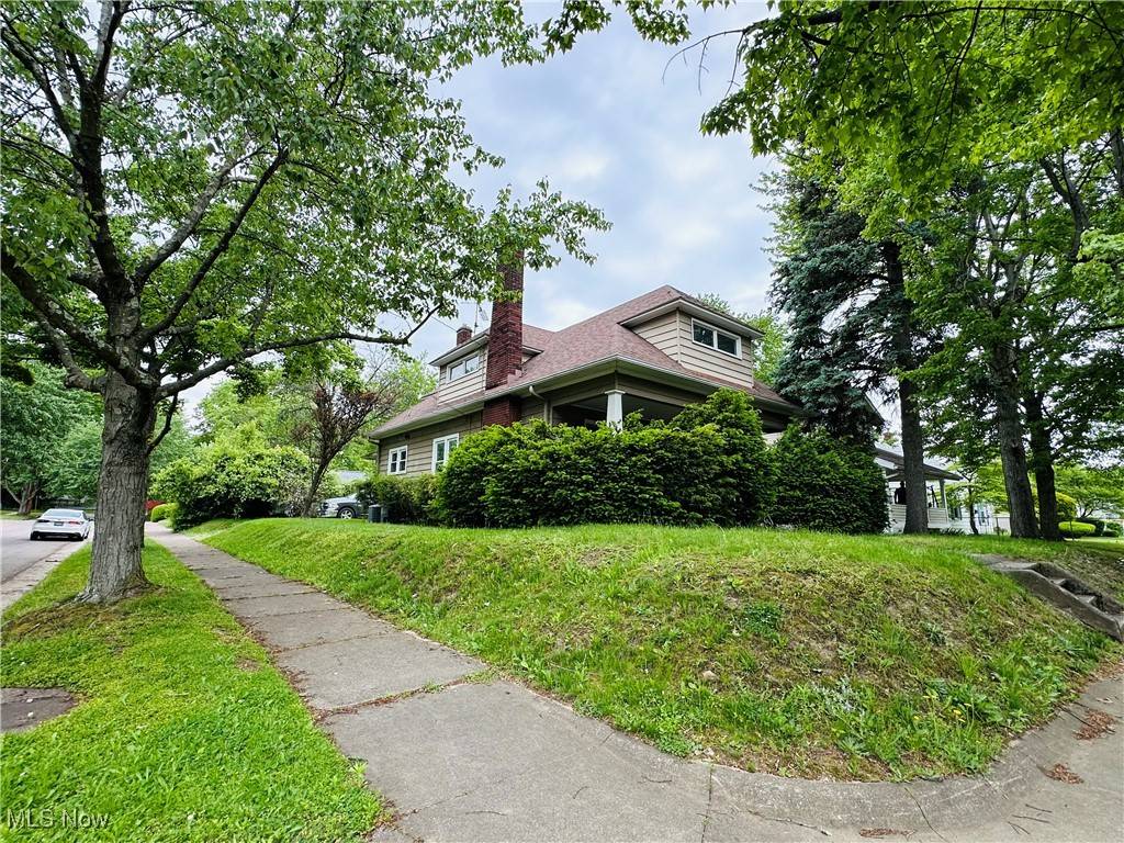 Akron, OH 44305,814 Sarcee AVE