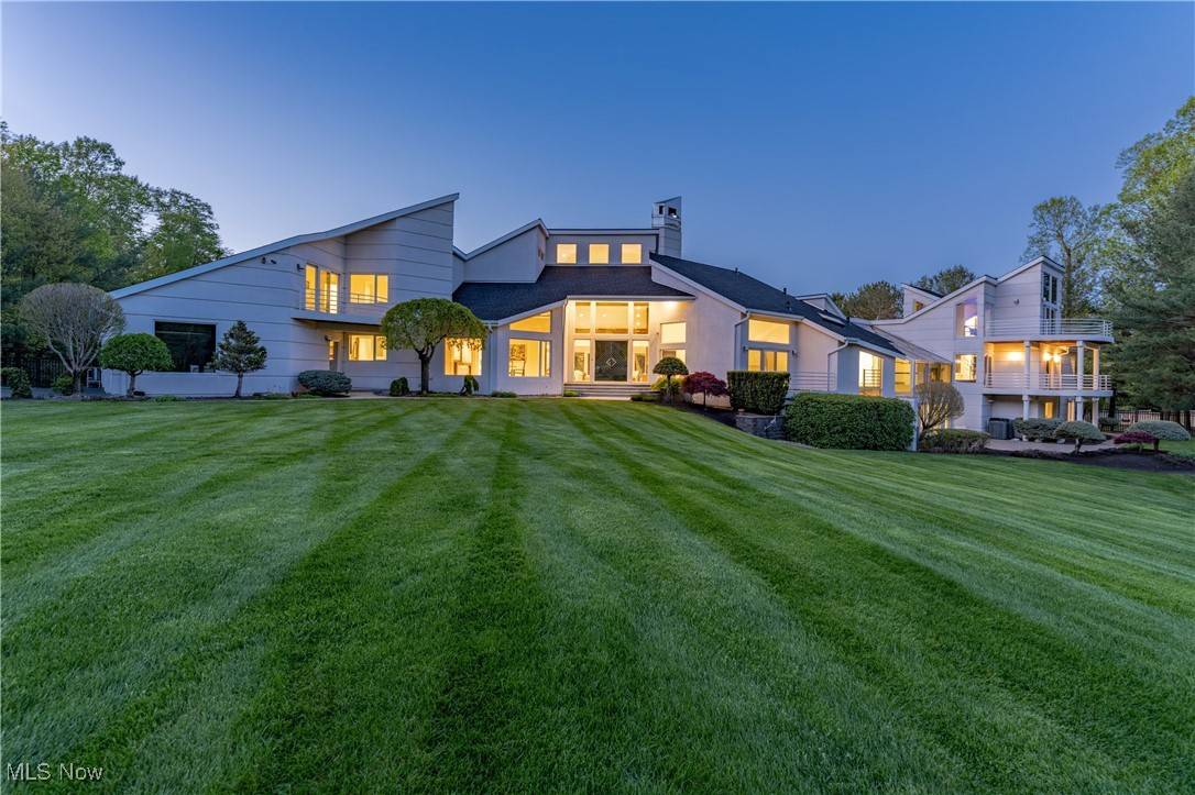 Moreland Hills, OH 44022,70 Basswood LN