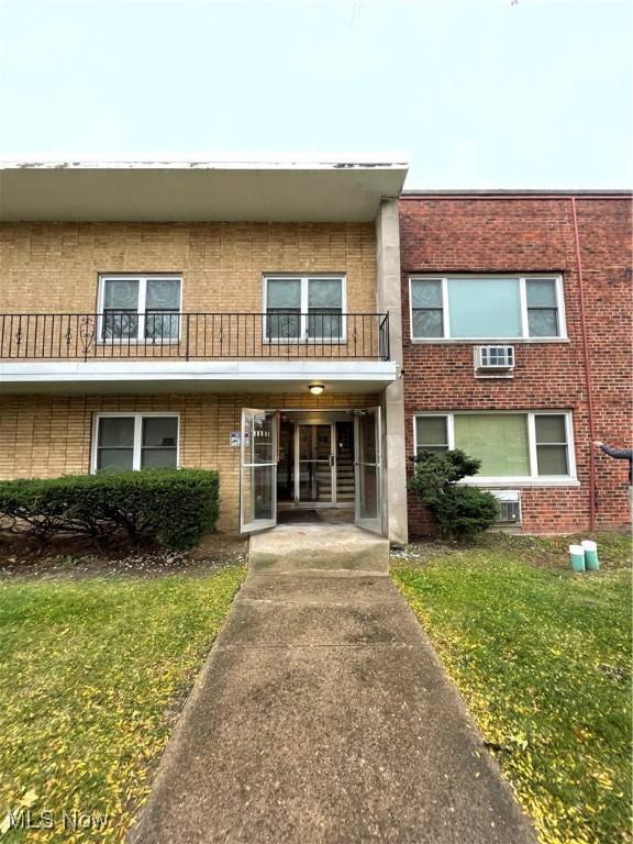 Cleveland, OH 44119,17808 Lake Shore BLVD