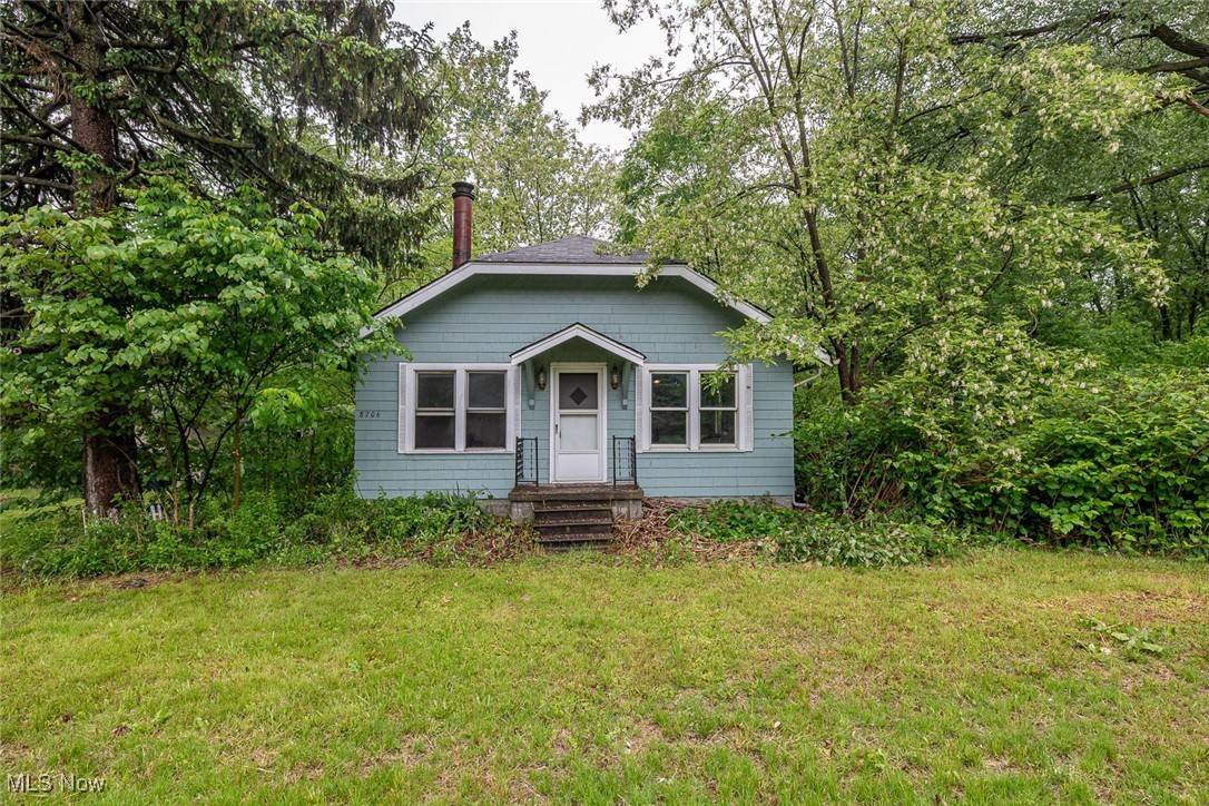OH 44138,8706 Stearns RD