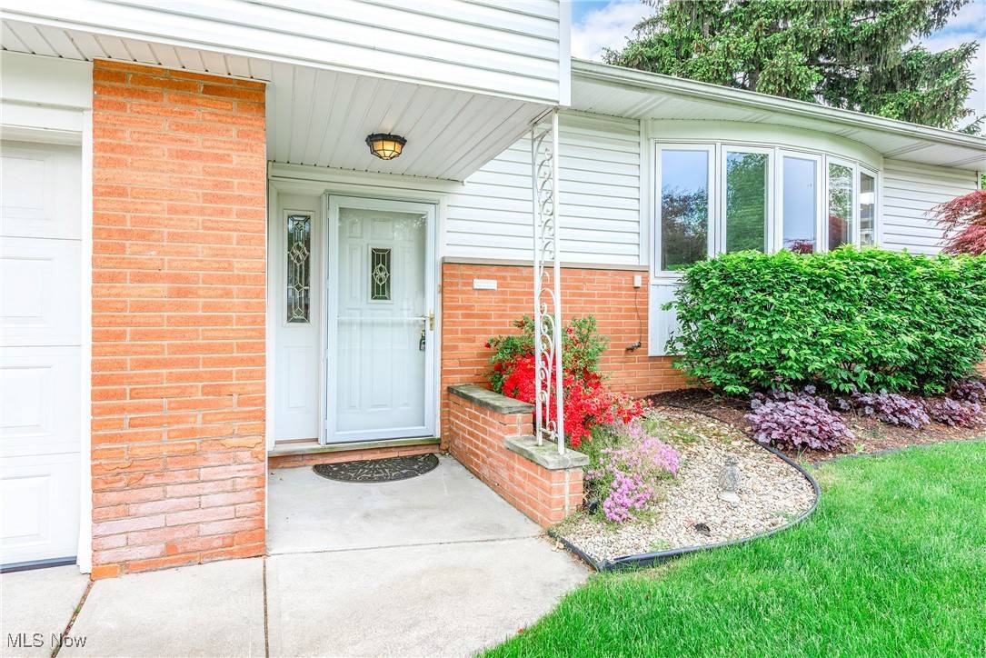 North Olmsted, OH 44070,28023 Terrace DR