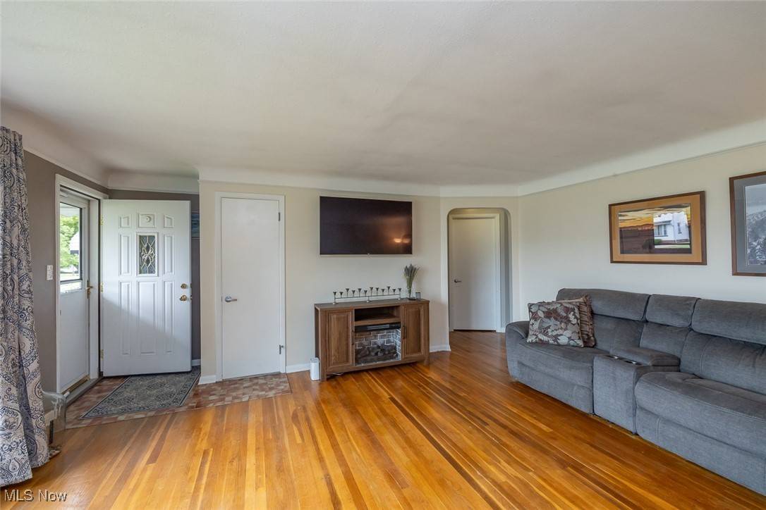 Parma, OH 44134,3335 Klusner AVE