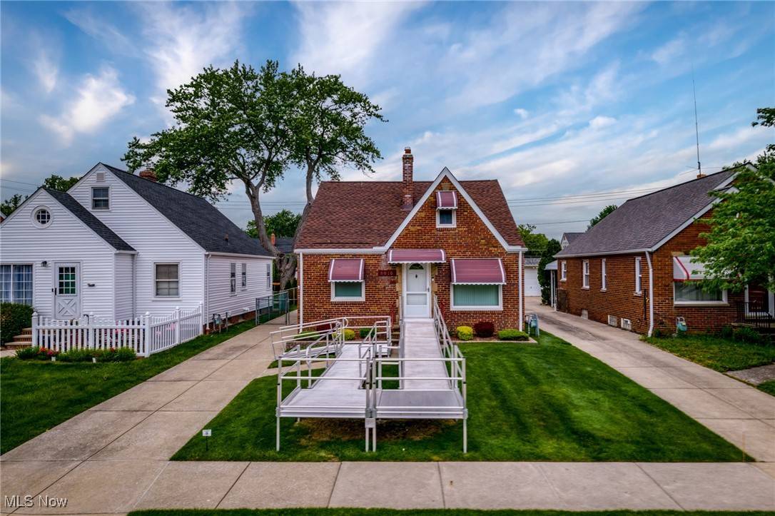 Parma, OH 44129,8010 Whittington DR