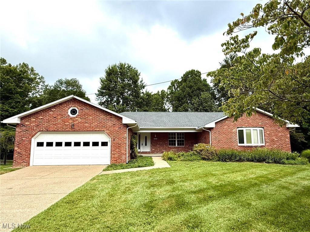 Marietta, OH 45750,305 Flintwood DR