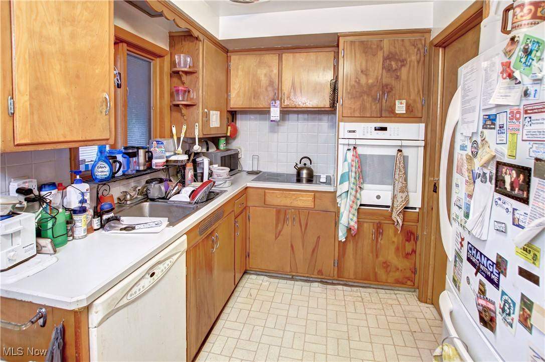 Fairview Park, OH 44126,5051 W 220th ST