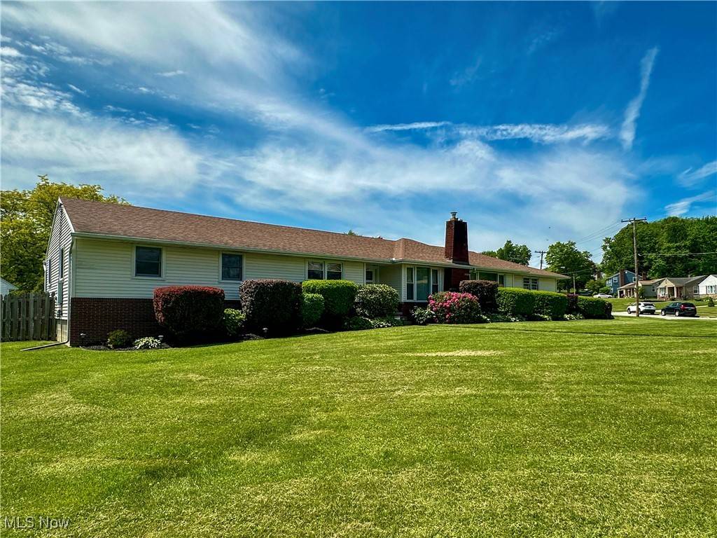 Youngstown, OH 44511,2308 Bears Den RD
