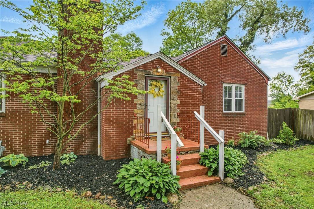 Beloit, OH 44609,598 Westville Lake RD