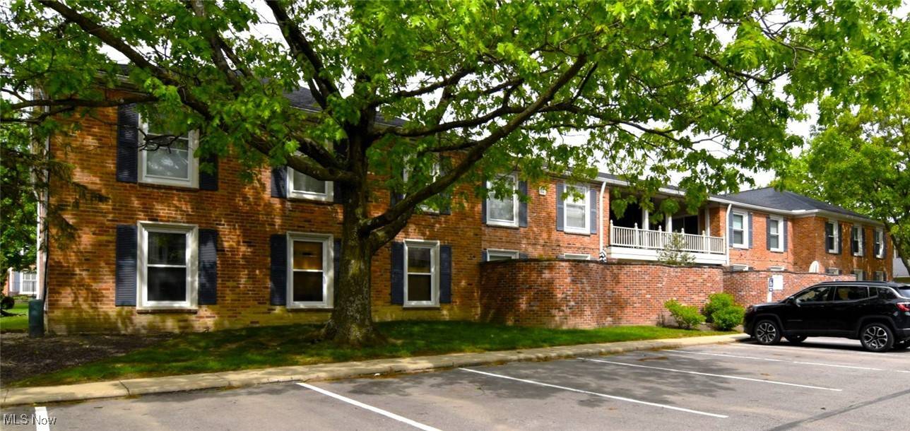 Lyndhurst, OH 44124,2104 Glouchester DR