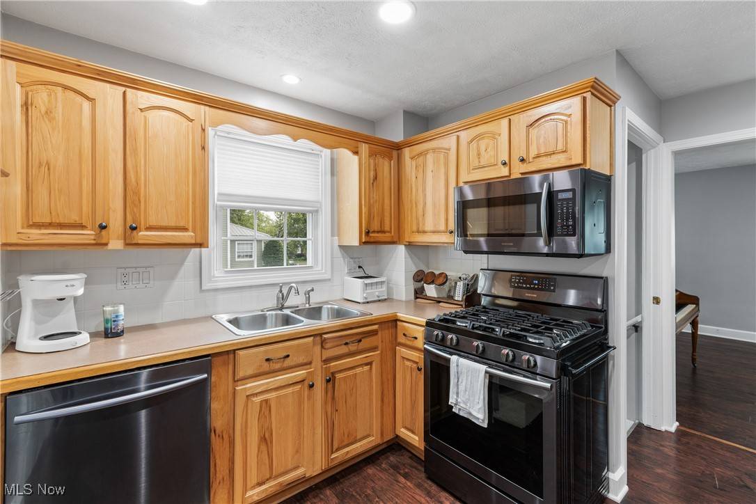 North Canton, OH 44720,360 Woodside AVE NE