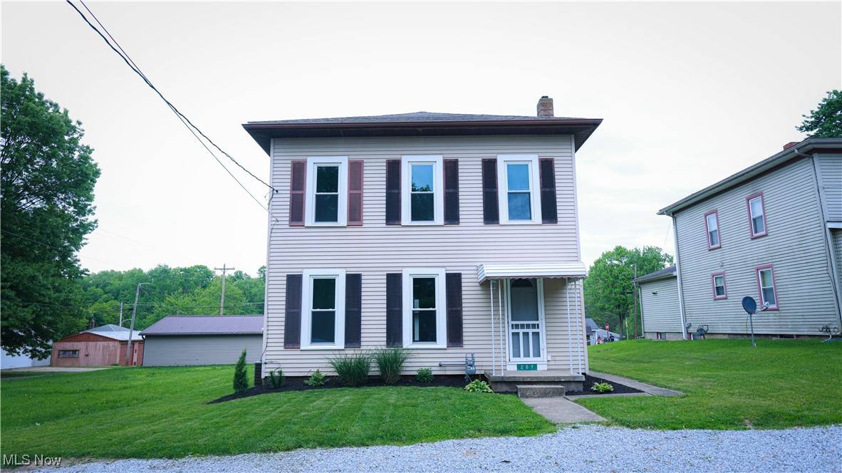 Beach City, OH 44608,207 2nd AVE NE