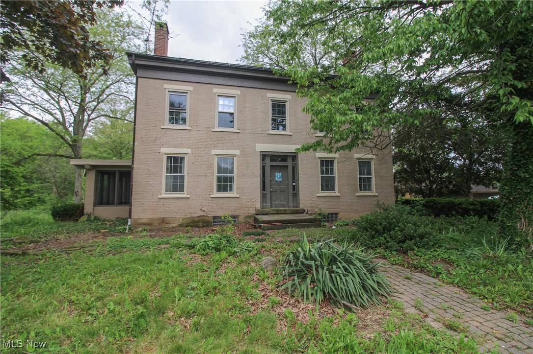 Lordstown, OH 44481,1268 Tait RD SW