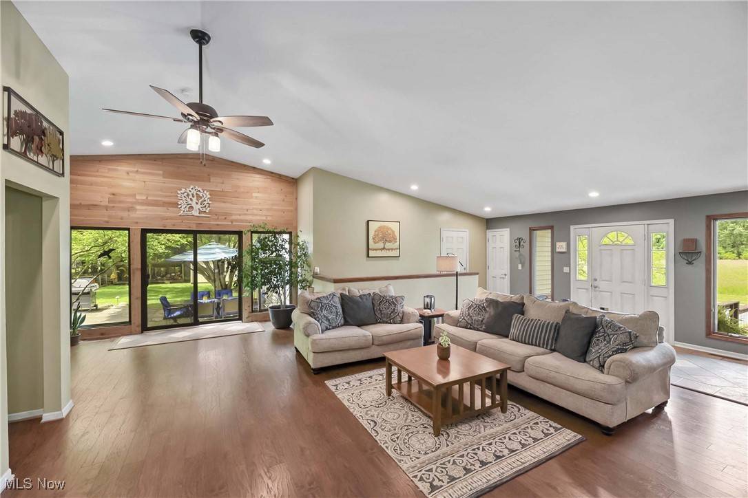 North Olmsted, OH 44070,4346 Selhurst RD