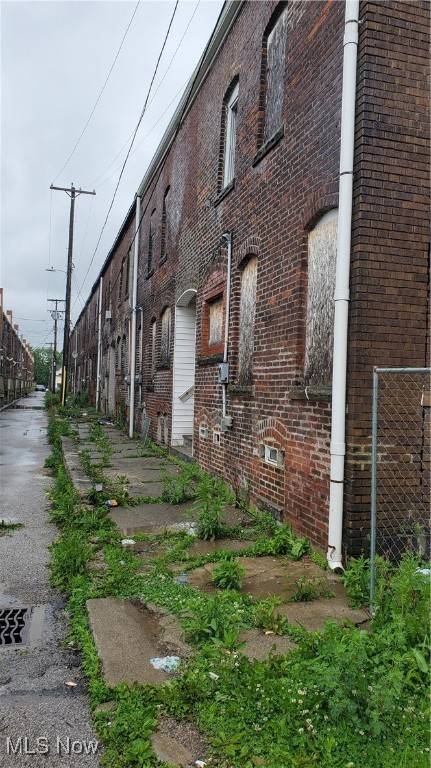 Cleveland, OH 44102,8707 Detroit AVE