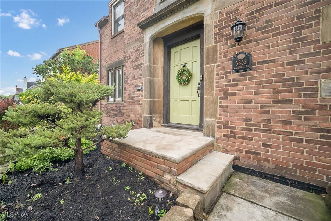 Parma Heights, OH 44130,5853 Wickfield DR