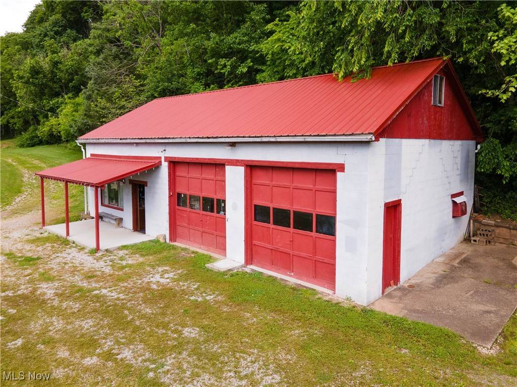 Leon, WV 25123,31647 Charleston RD