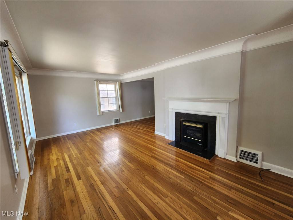 South Euclid, OH 44121,1039 Argonne RD