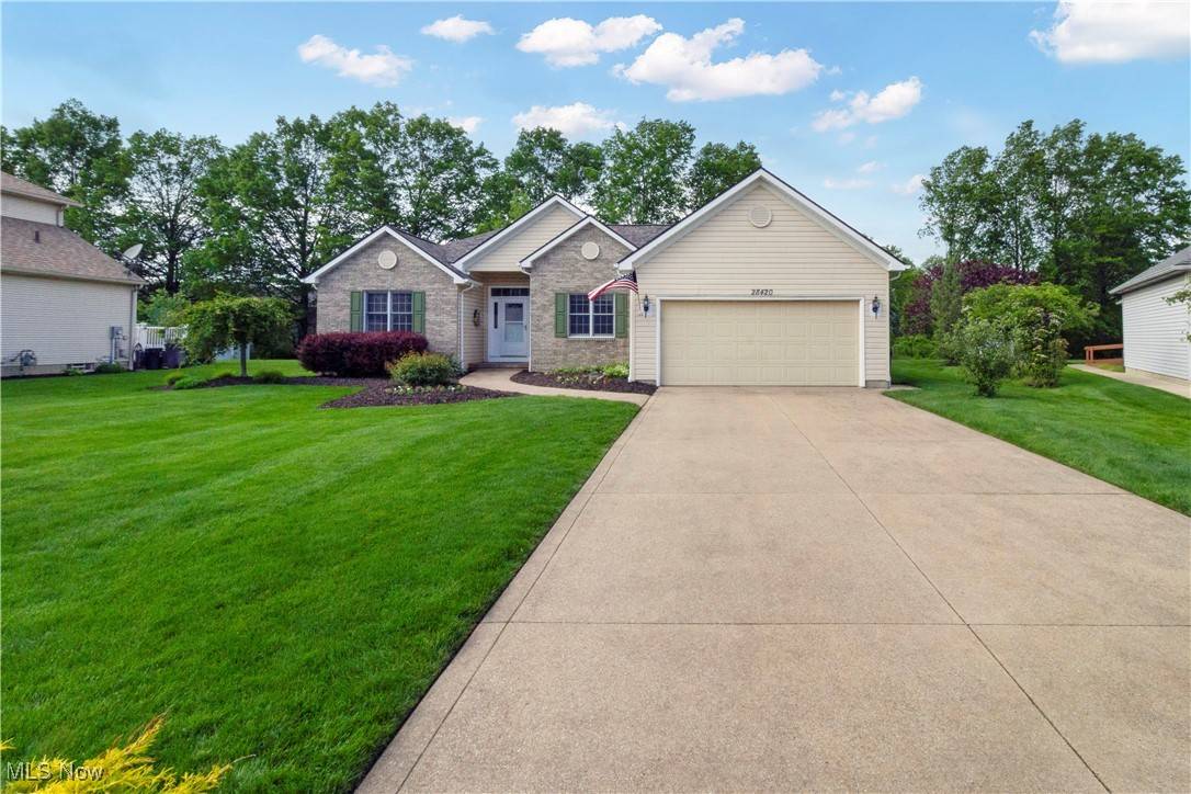 Olmsted Falls, OH 44138,28420 Glen Hollow LN