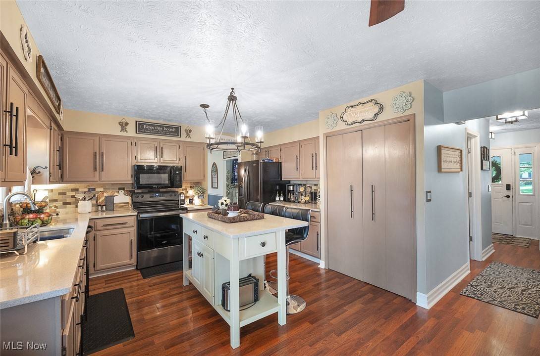 Medina, OH 44256,425 Woodlake DR