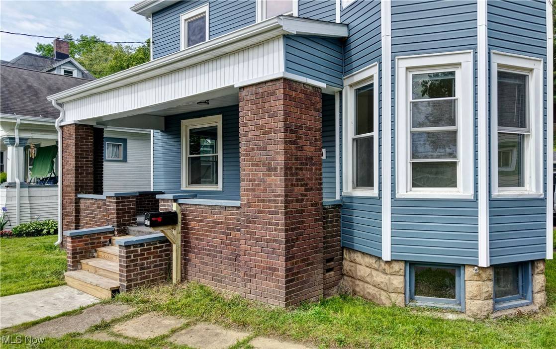 Massillon, OH 44647,821 9th ST SW