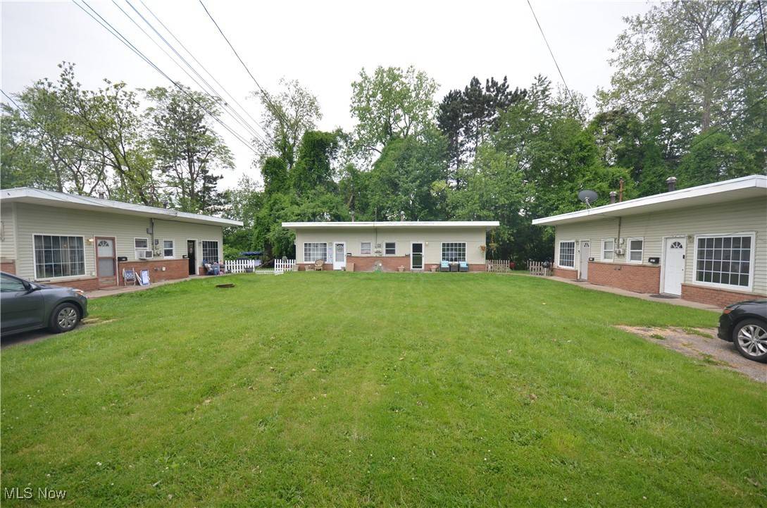 Akron, OH 44305,2350-2360 Newton ST