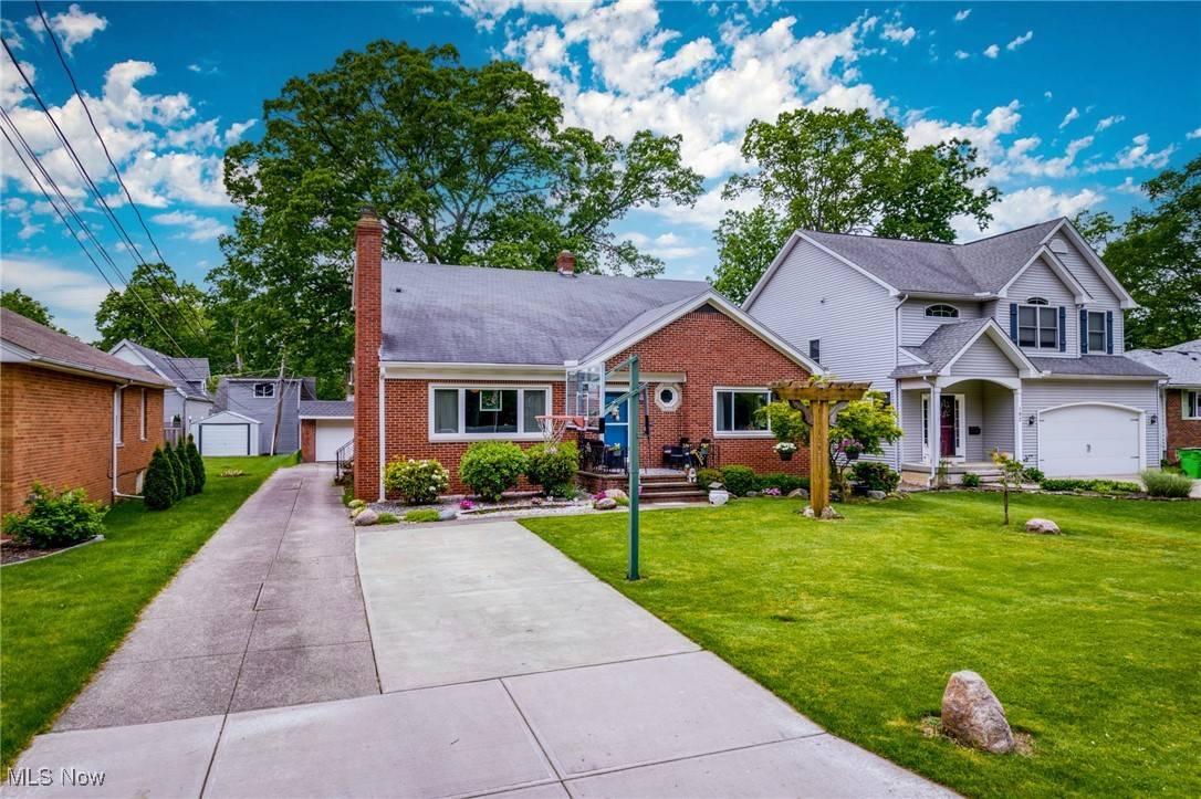 Avon Lake, OH 44012,196 Tomahawk DR