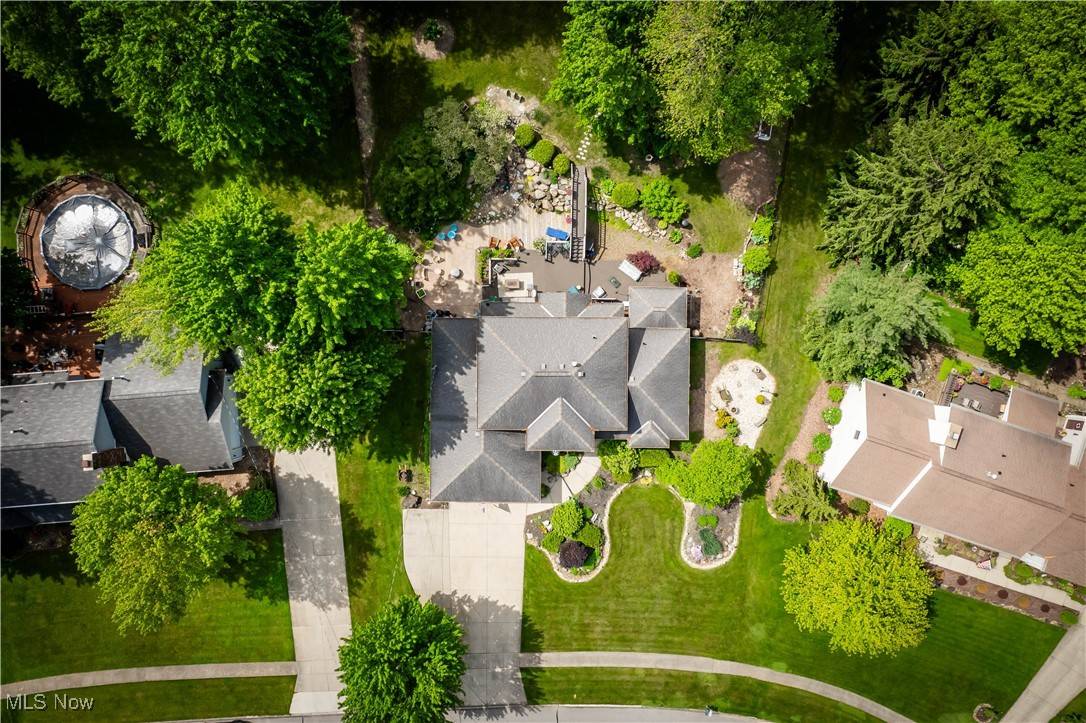 Amherst, OH 44001,808 Crestline AVE