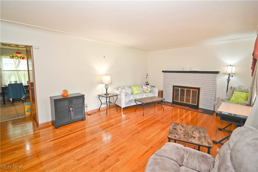 Youngstown, OH 44512,388 Meadowbrook AVE