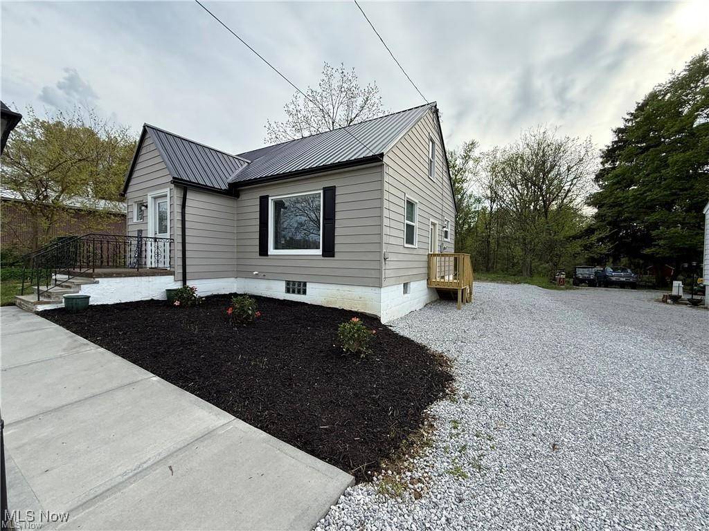 Akron, OH 44312,1644 Canton RD