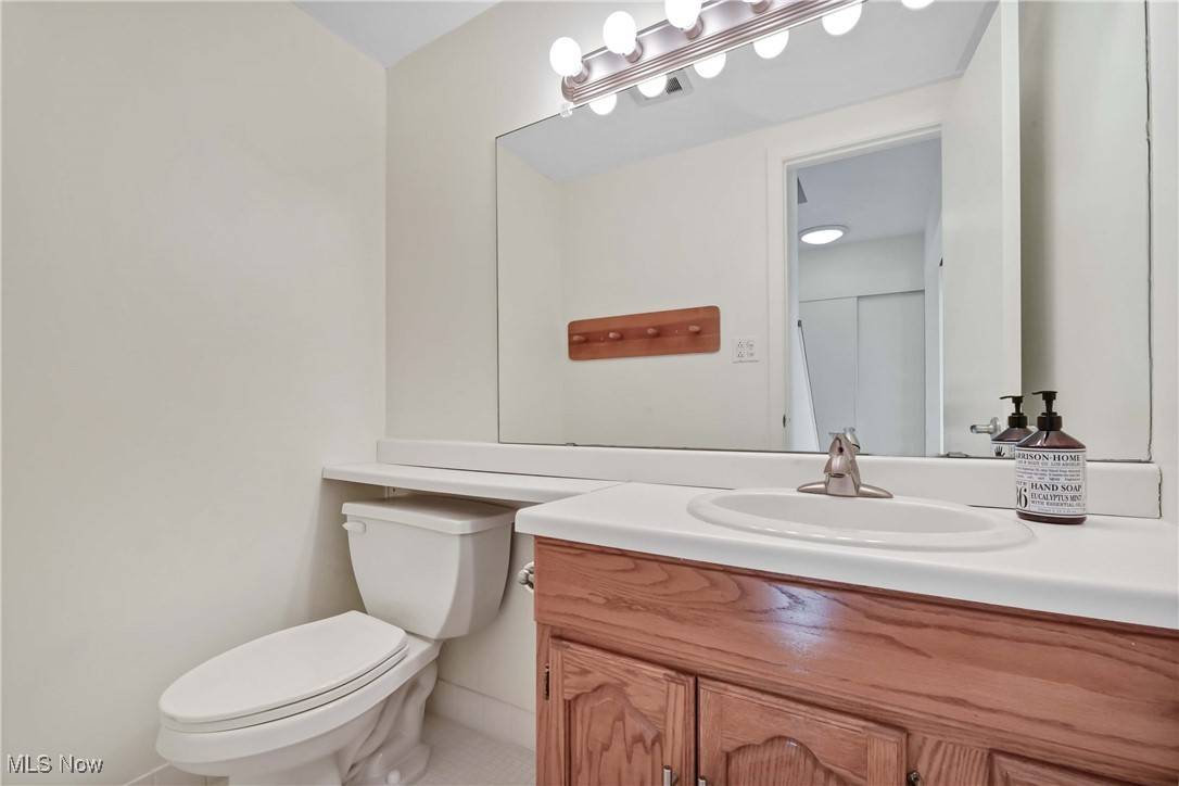 Lakewood, OH 44107,12900 Lake AVE #PH 39