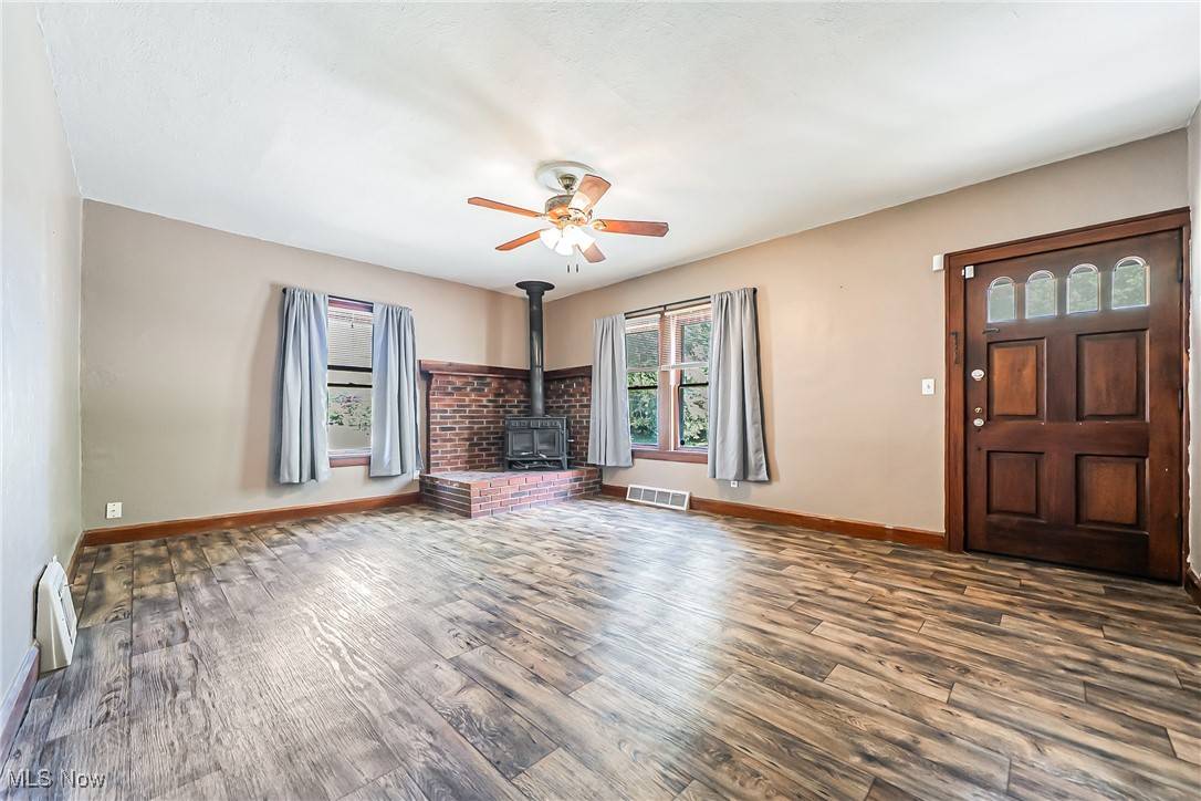 Elyria, OH 44035,803 East AVE