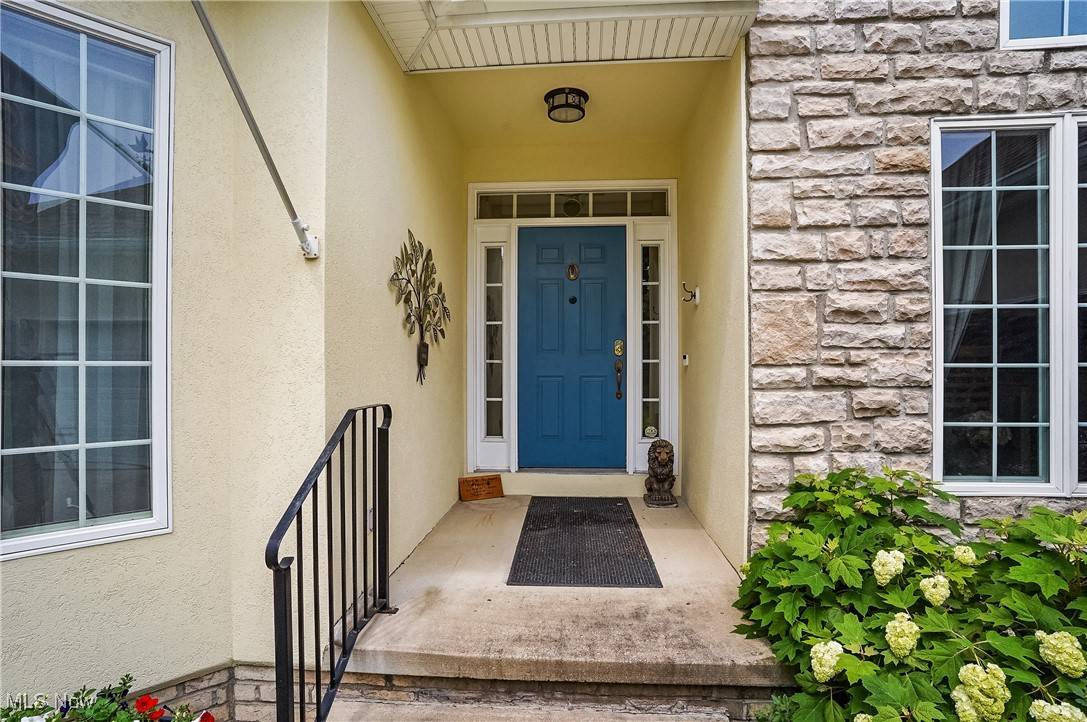 Akron, OH 44313,980 Nokomis DR