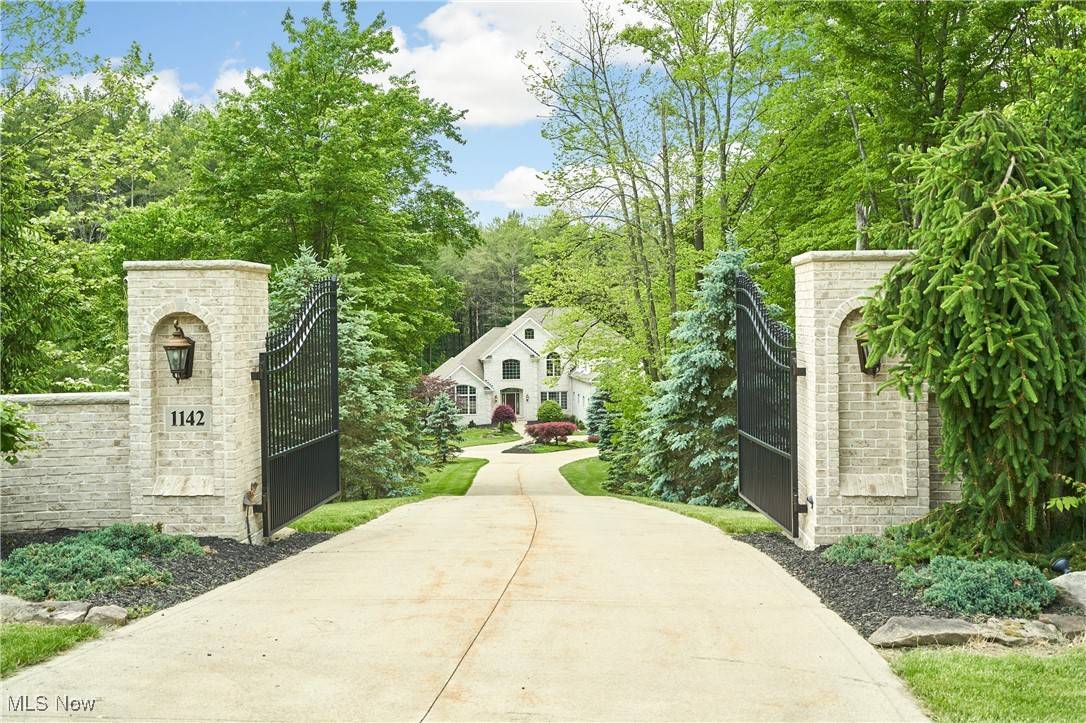 Hinckley, OH 44233,1142 River Valley TRL