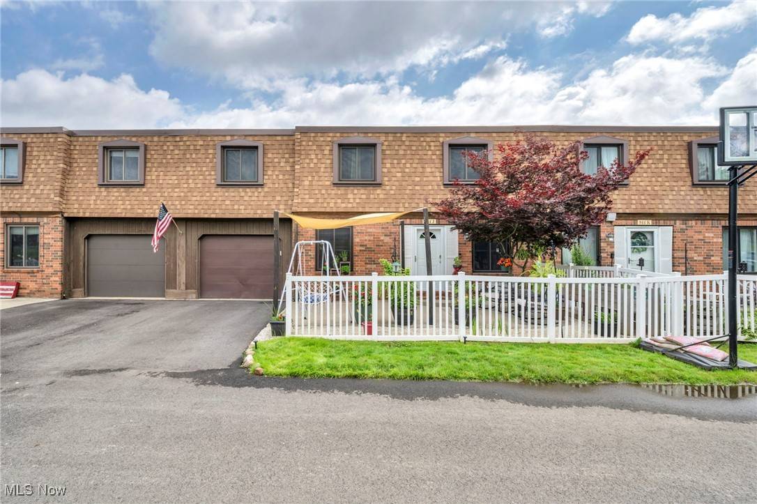 Medina, OH 44256,944 Wadsworth RD #J3