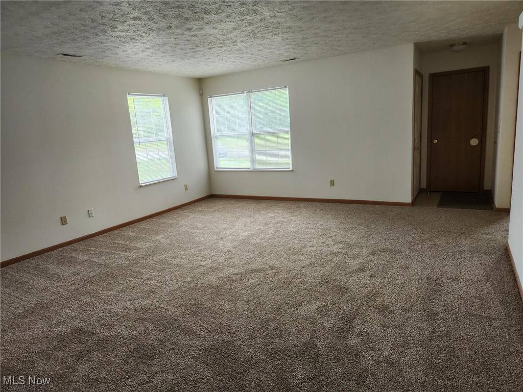 Youngstown, OH 44505,2831 Benford LN