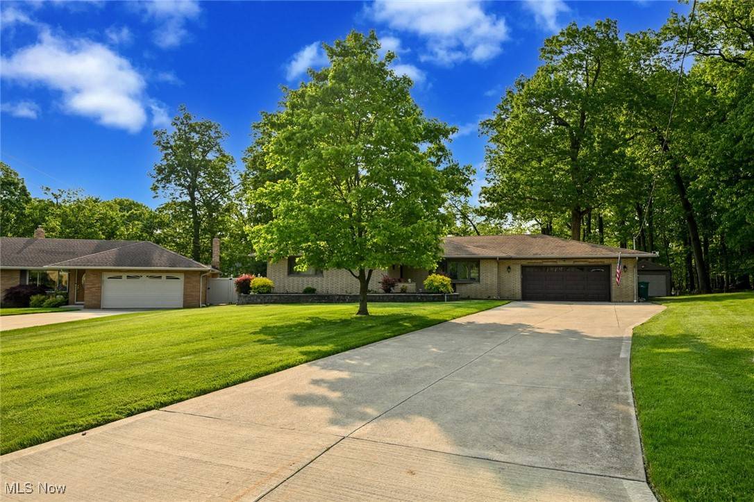 Seven Hills, OH 44131,2660 S Mary LN