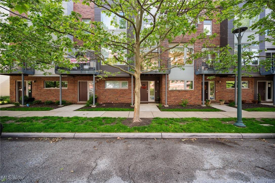 Cleveland, OH 44102,1257 W 75th ST #D1257