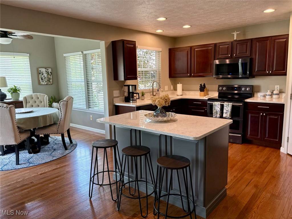 Kent, OH 44240,4156 Whitestone RD