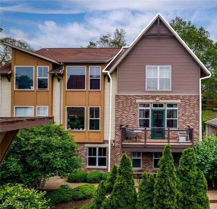 Cleveland, OH 44113,3905 Vine CT