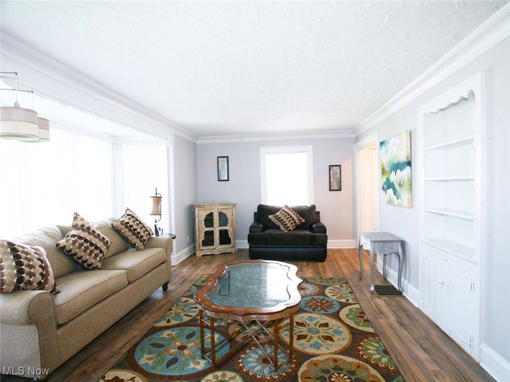 Cleveland Heights, OH 44112,895 Caledonia AVE