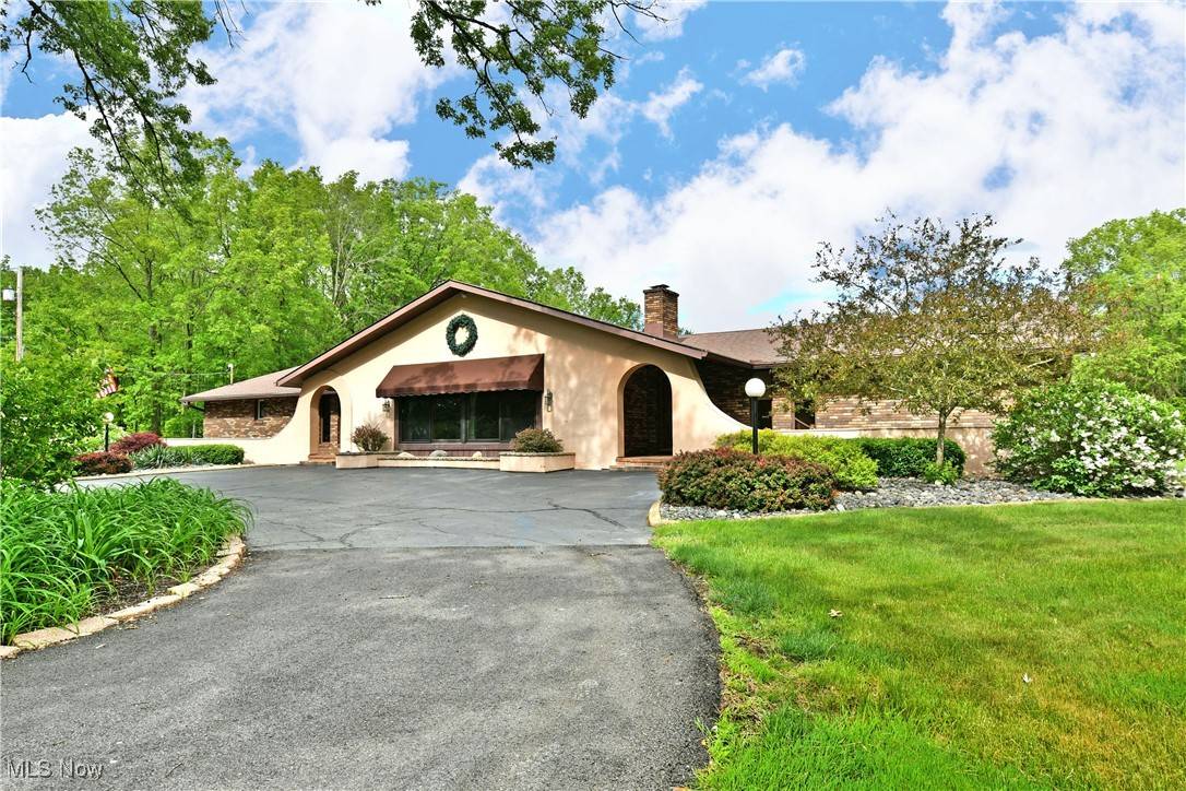 Southington, OH 44470,2942 Barclay Messerly RD