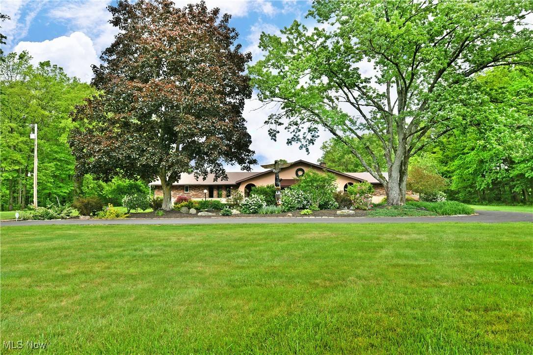 Southington, OH 44470,2942 Barclay Messerly RD