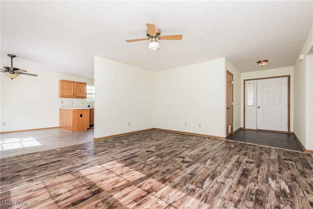 Hartville, OH 44632,10237 Middlebranch AVE NE