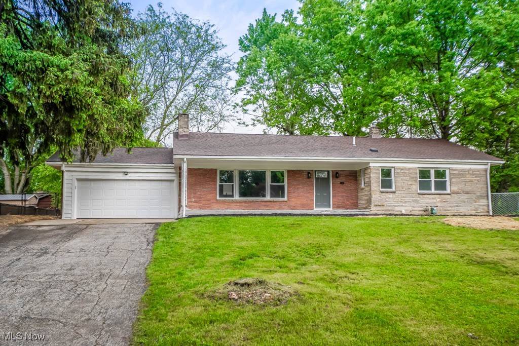 Akron, OH 44313,1885 Ganyard RD
