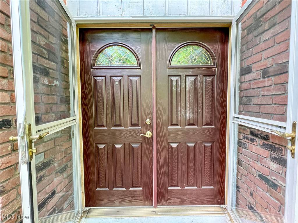 North Olmsted, OH 44070,25946 Tallwood DR