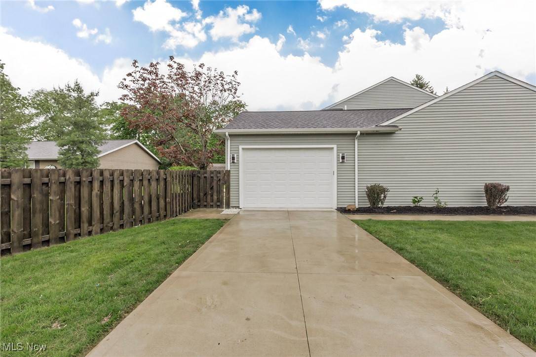 Strongsville, OH 44136,13179 Fairwinds DR